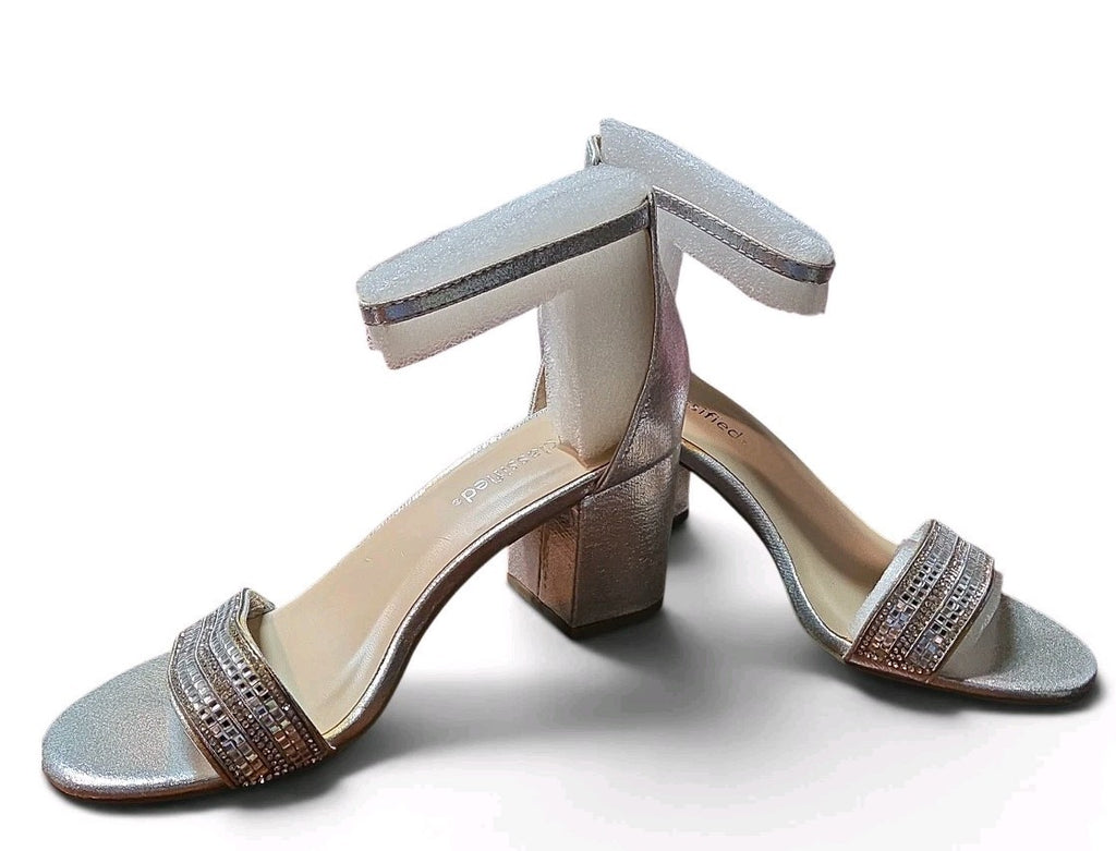 City Classified Women's Shoe Size 7  Silver Shimmer Heels