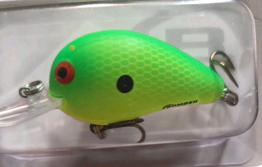 Vintage Rebel 2" Deep Diving CB-A Fishing Lure Bait Parrot Color