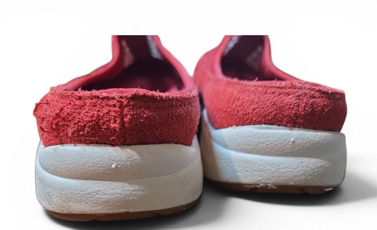 Easy Spirit Women's Estravellace  Cherry red Suede and lace Mules size 9