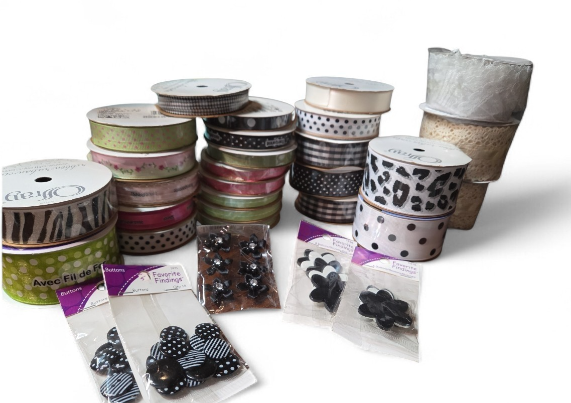 A Crafter's Treasure!  A Lot of Ribbons, Fabric, And Buttons 32 pcs