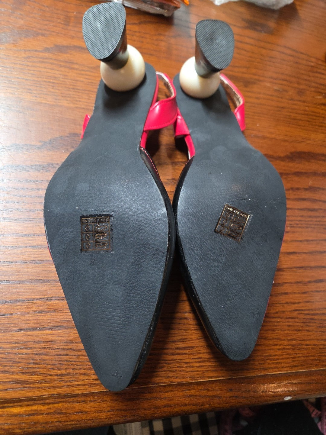 NEW!   Red and Black Pointed Toe Women’s High Heels Slip On Size 8.5
