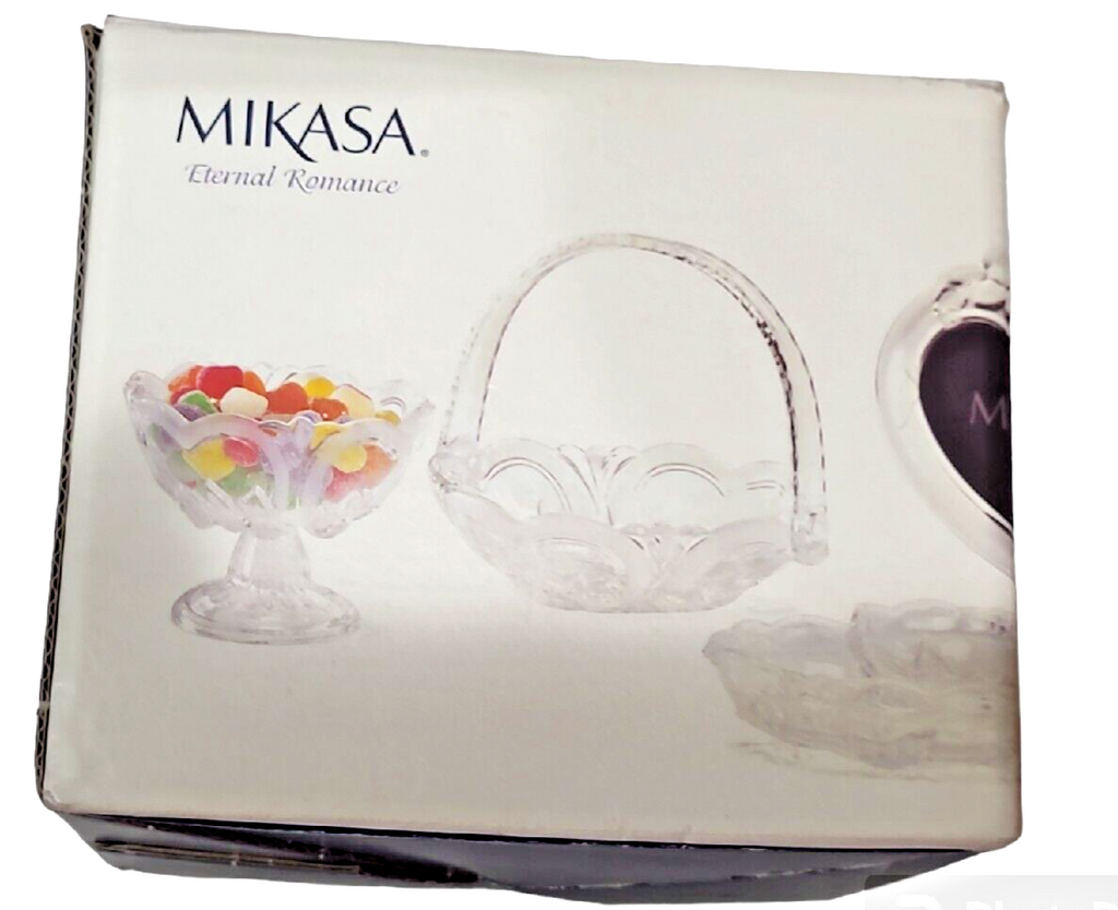 MIKASA FOOTED BOWL CANDY DISH ETERNAL ROMANCE  HEARTS AND ROSES NIB  5IN (13CM)