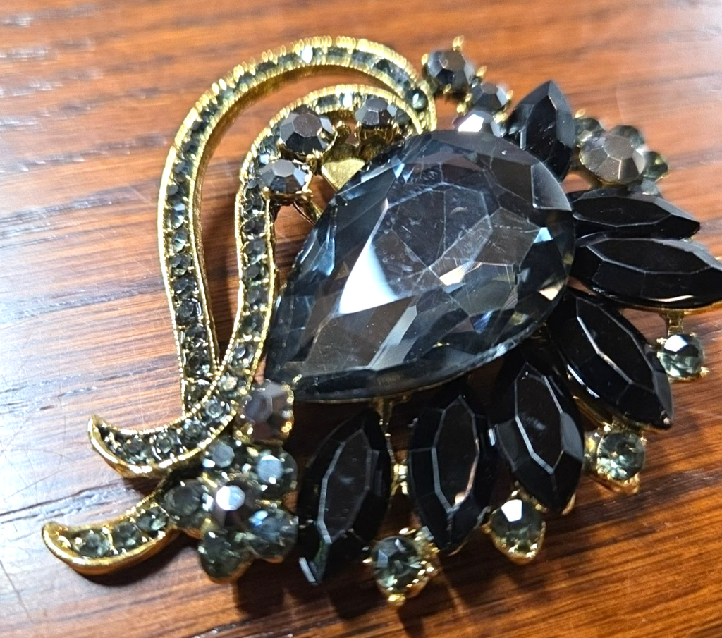 Large HEART BROOCH Pendent BLACK Sparkly  GLITZY GLAM Fab VINTAGE STYLE