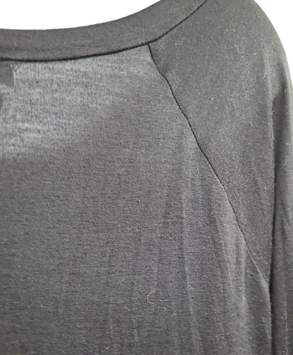 Evelie Size XL Black &Floral Patterened Top Round neck