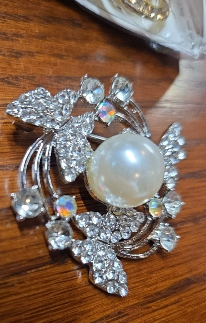 Large BROOCH Pendent Butterfly Sparkly  GLITZY GLAM Fab VINTAGE STYLE