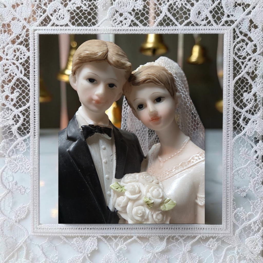 Bride and Groom Figurine White Wedding Couple Figurine Romantic Resin 8" #1