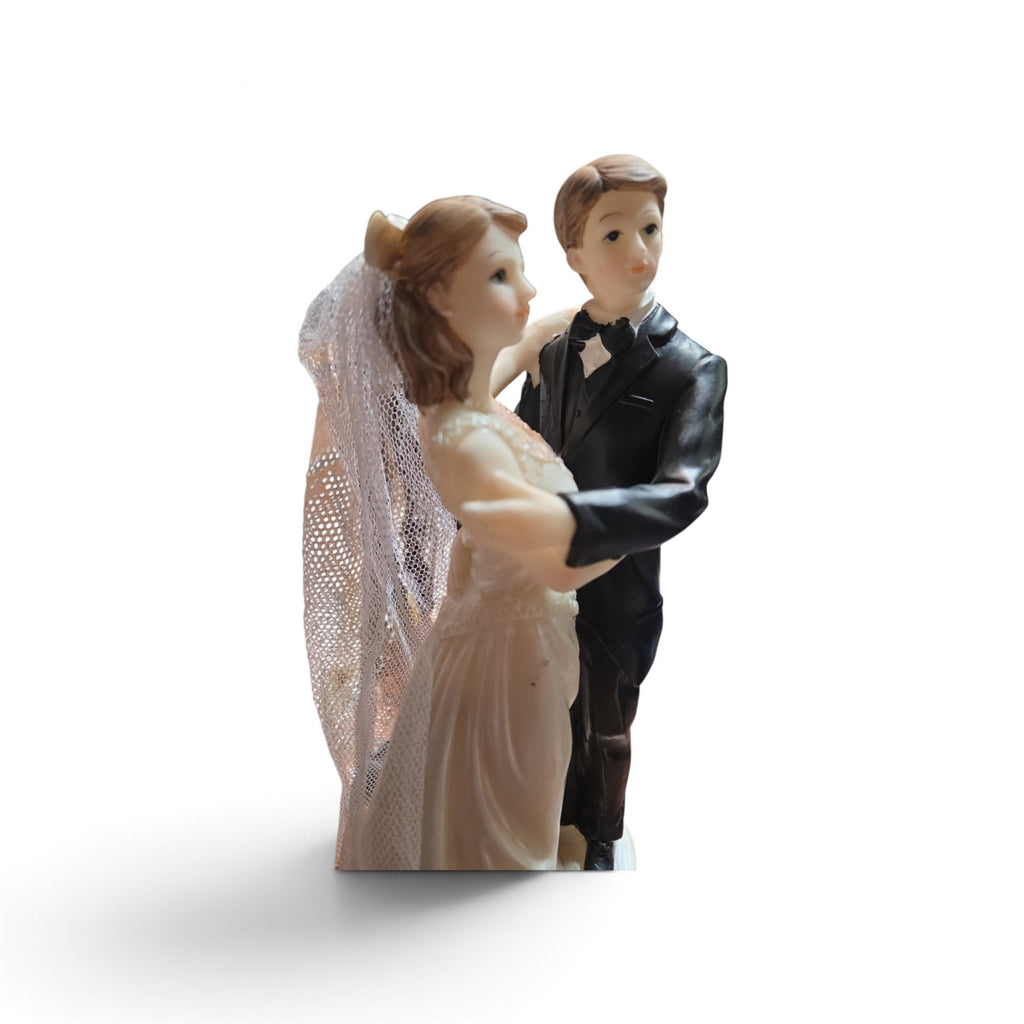 Bride and Groom Figurine White Wedding Couple Figurine Romantic Resin 8" #2